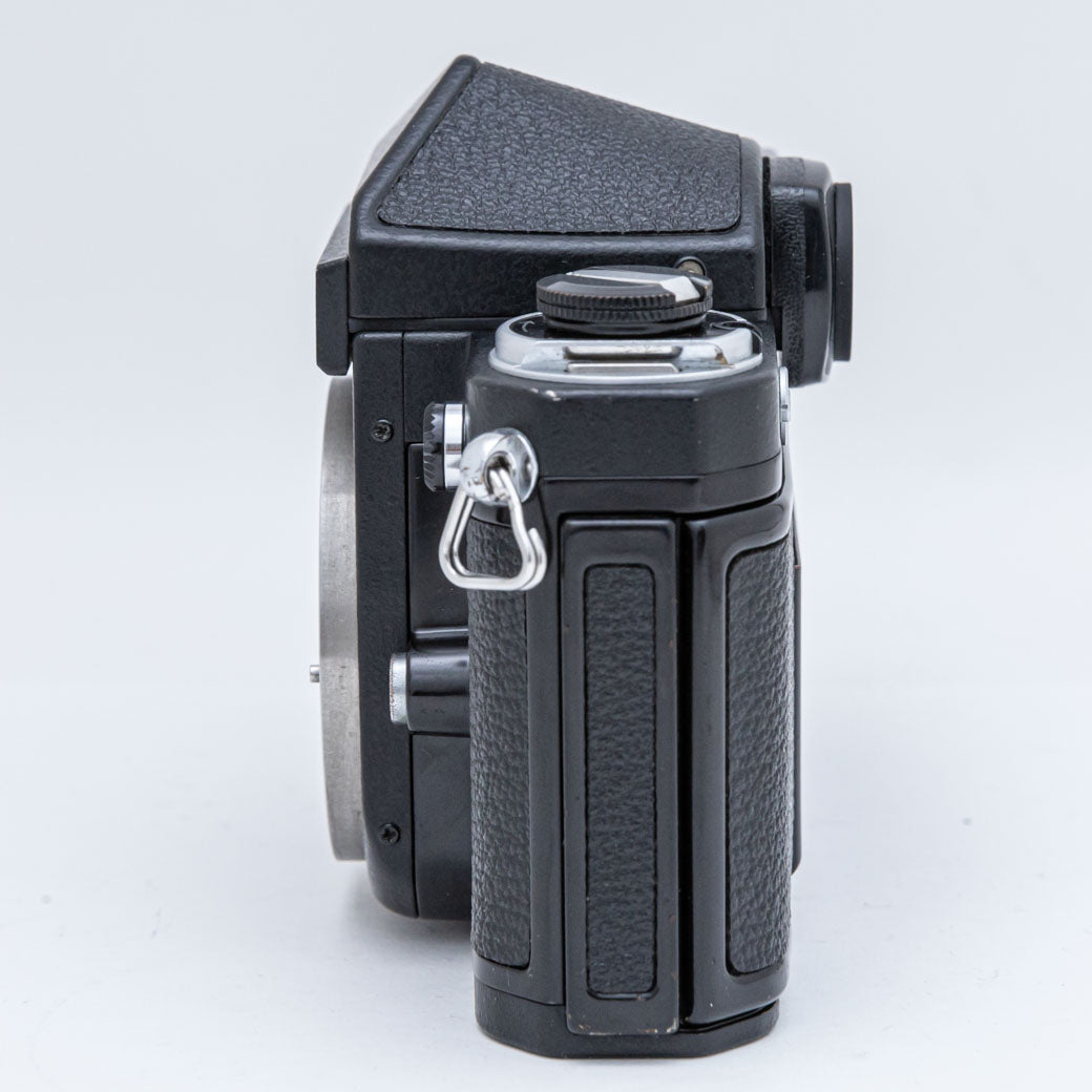 Nikon F2 チタン (ネーム入り)