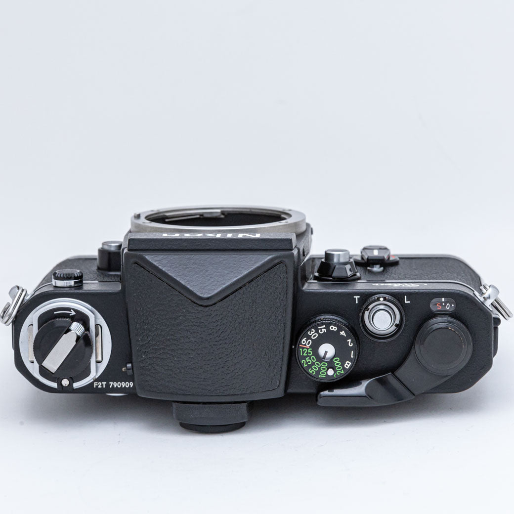 Nikon F2 チタン (ネーム入り)