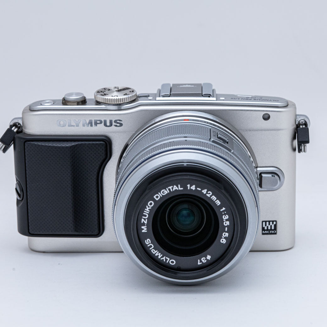 【美品】OLYMPUS(オリンパス)E-PL6 ダブルズームキット ホワイトカメラ