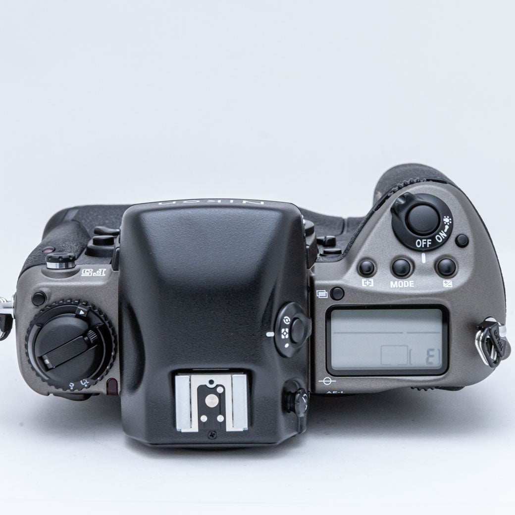 Nikon F5 50周年記念モデル