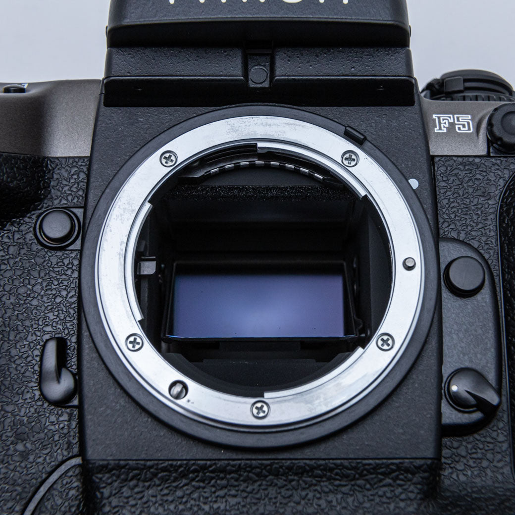 Nikon F5 50周年記念モデル