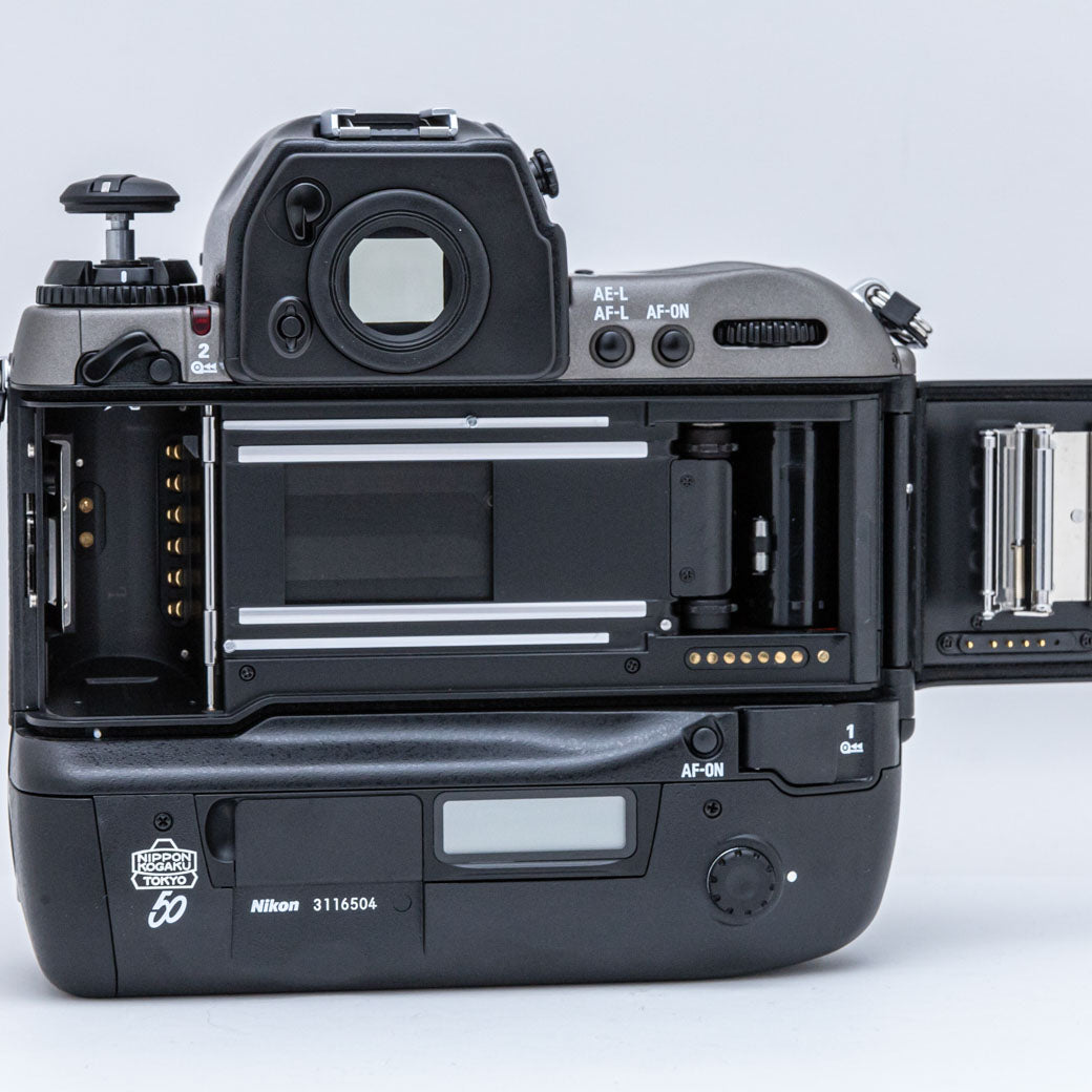 Nikon F5 50周年記念モデル