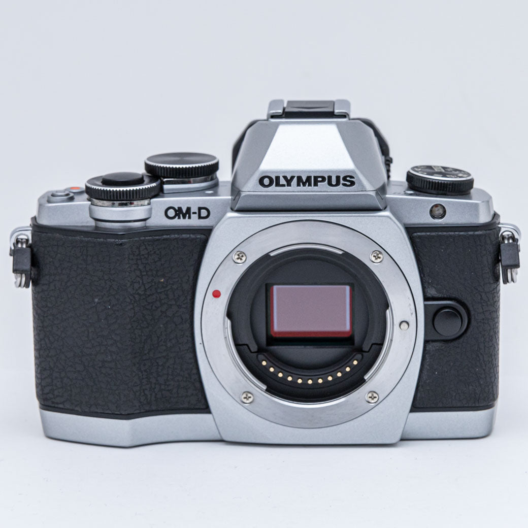 OLYMPUS OM-D E-M10 シルバー – ねりま中古カメラきつね堂