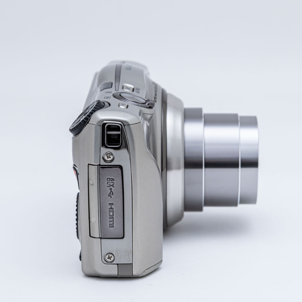 FUJIFILM FinePix F770EXR シャンパンゴールド