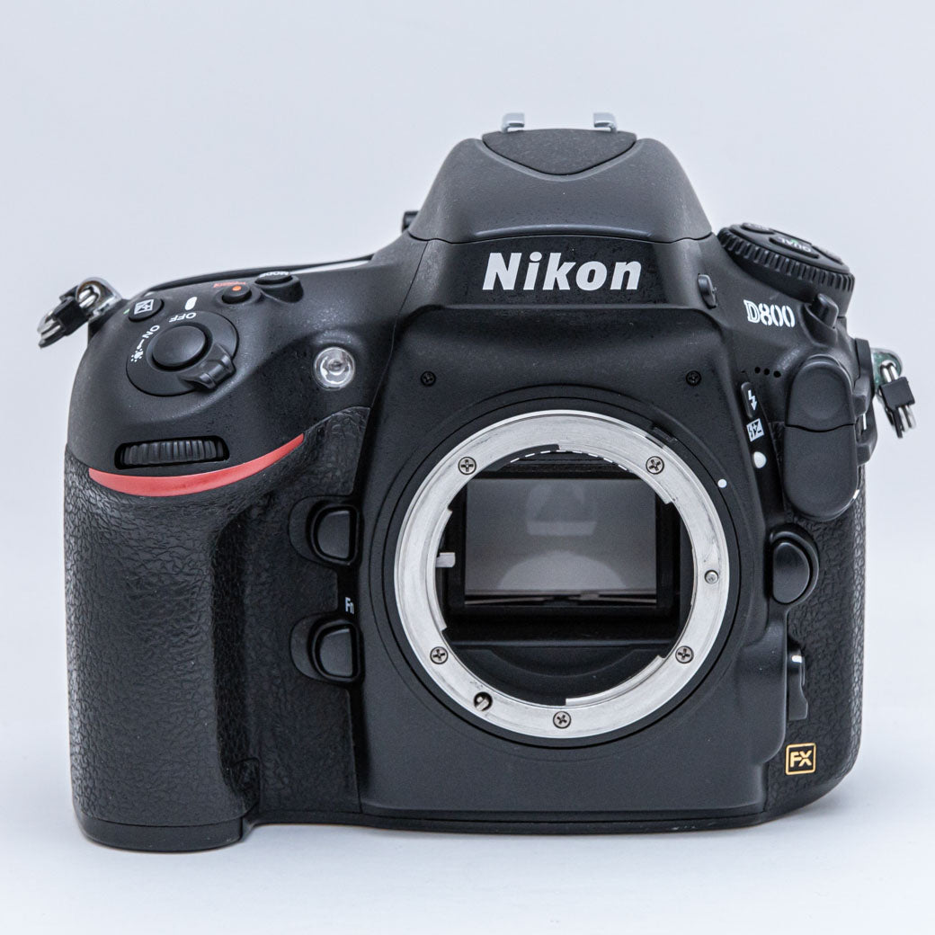 Nikon D800, MB-D12