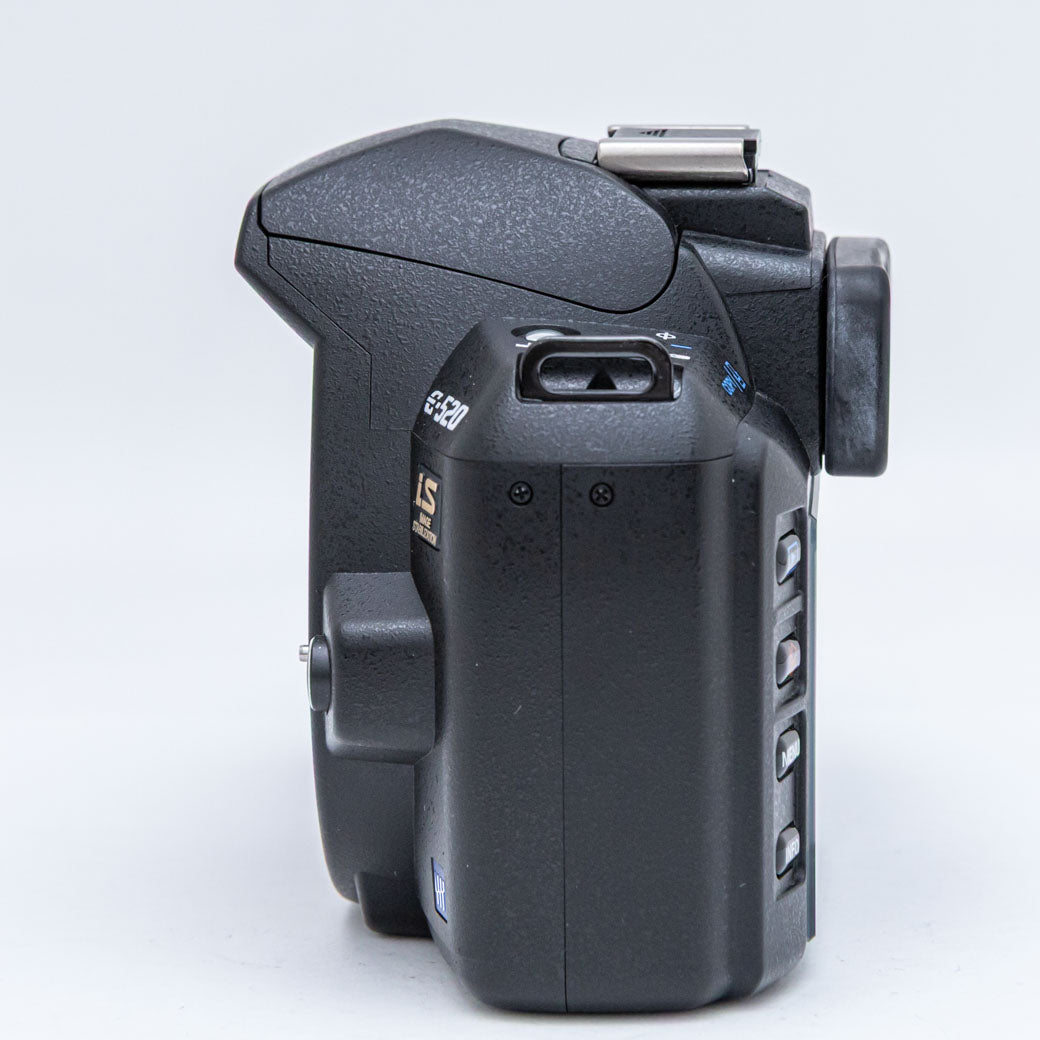 OLYMPUS E-520