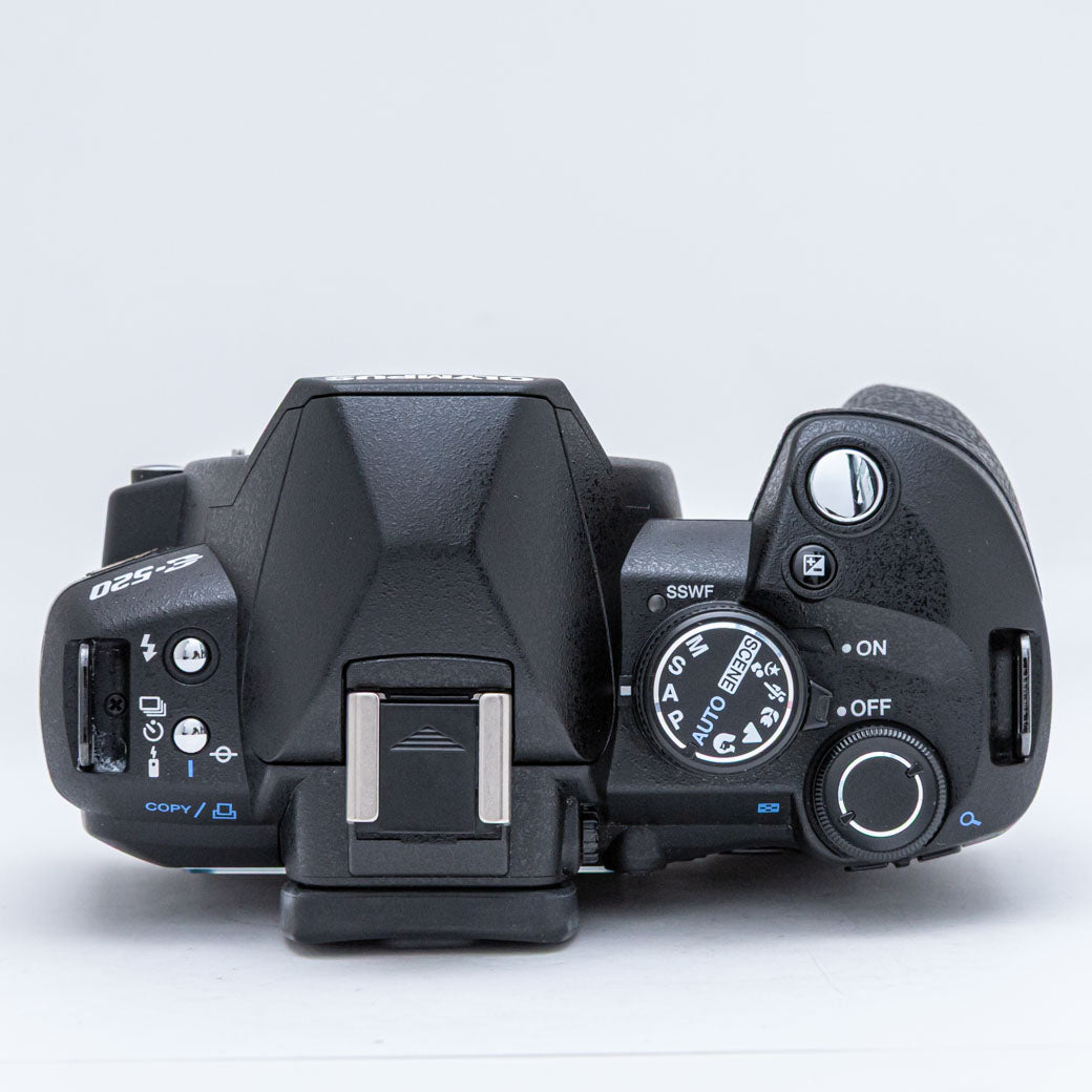 OLYMPUS E-520