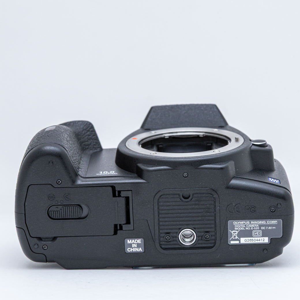 OLYMPUS E-520