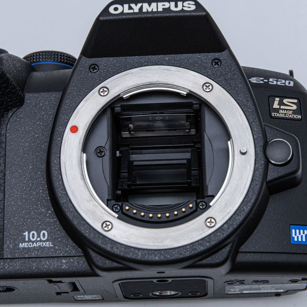 OLYMPUS E-520