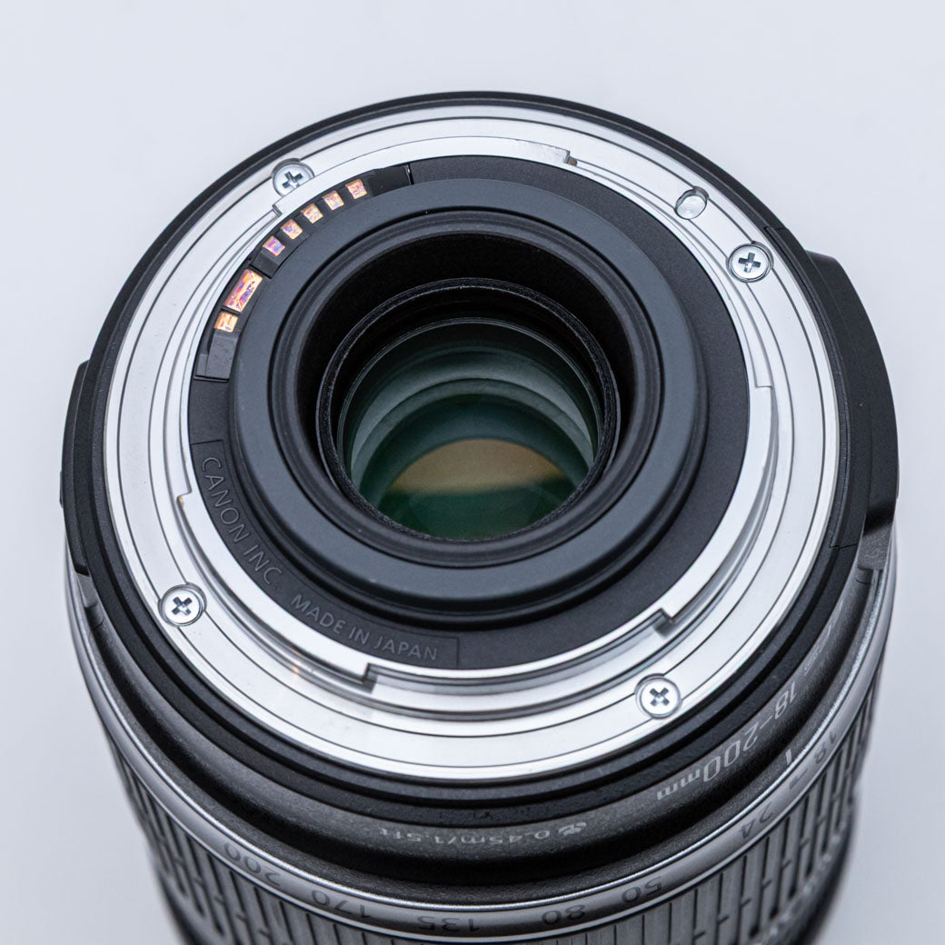 Canon EF-S 18-200mm F3.5-5.6 IS