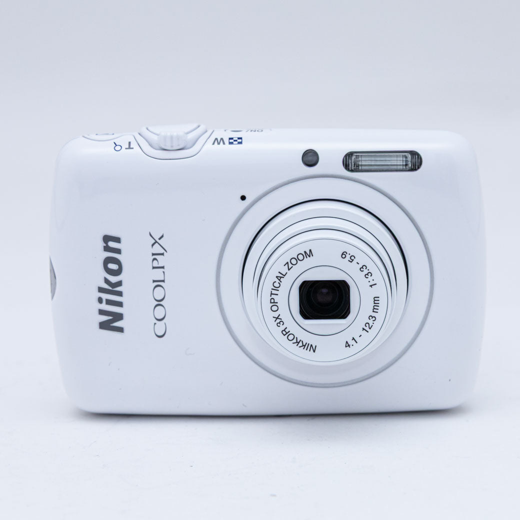 Nikon COOLPIX S01 ホワイト – ねりま中古カメラきつね堂