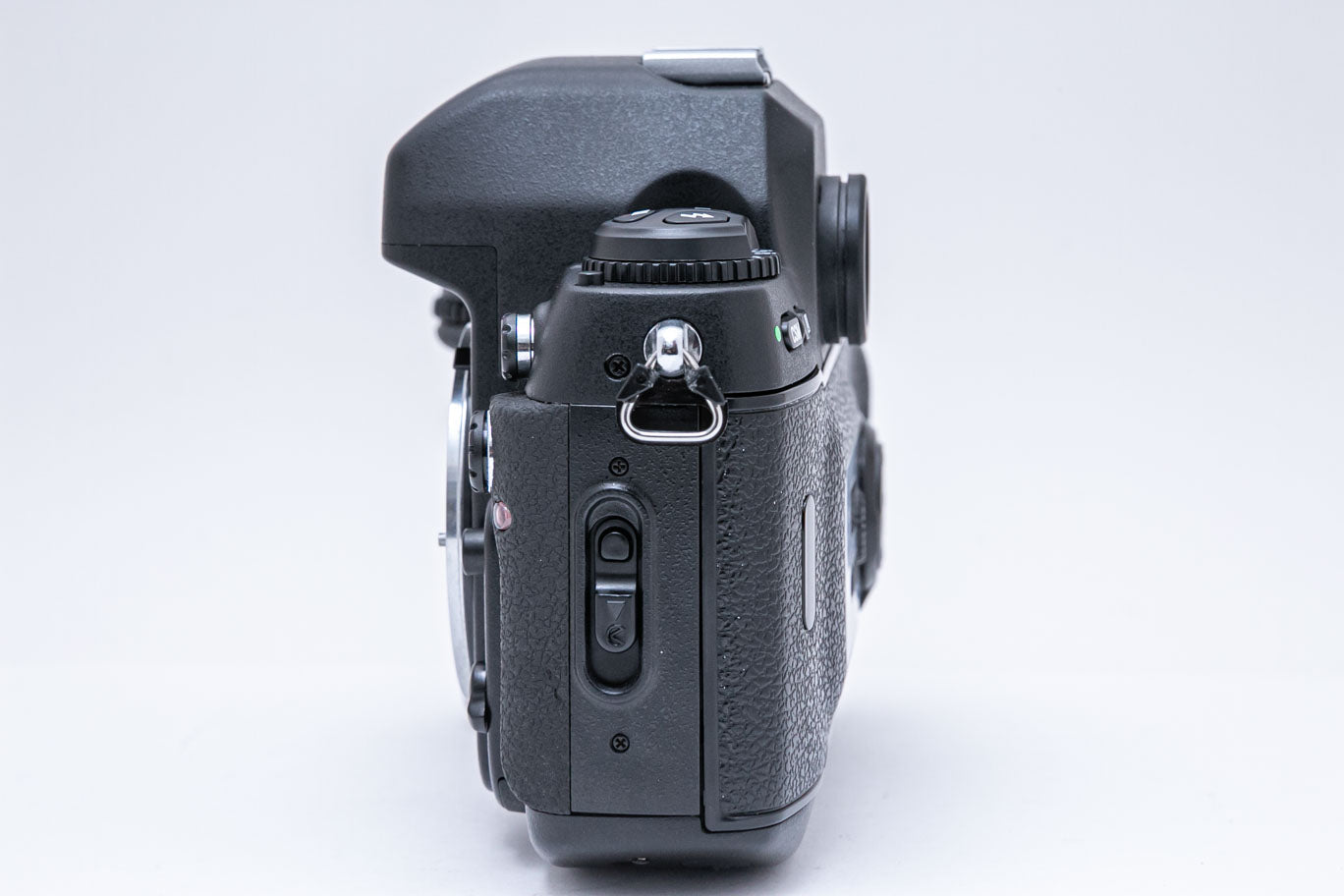 Nikon F100