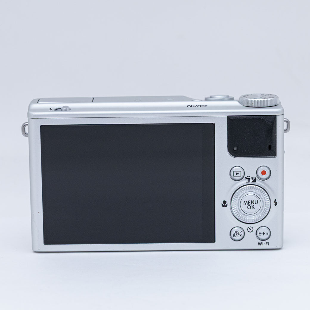 FUJIFILM XQ1 シルバー