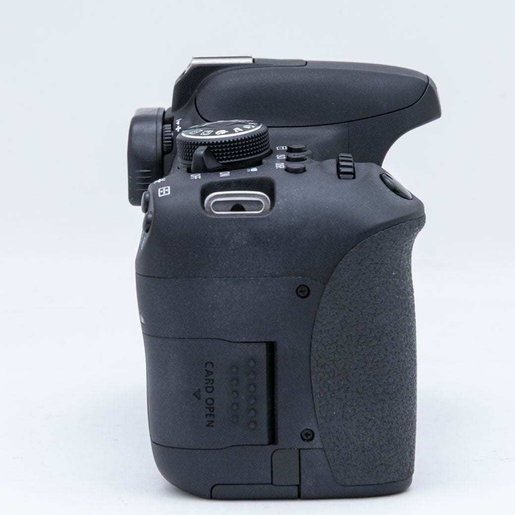 Canon EOS Kiss X8i