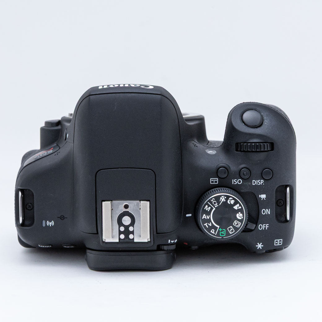 Canon EOS Kiss X8i