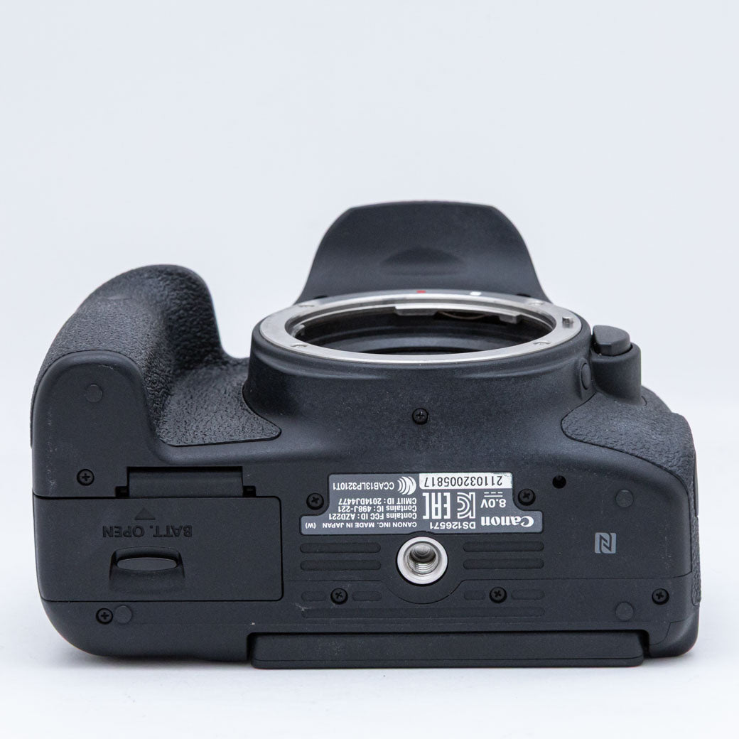Canon EOS Kiss X8i
