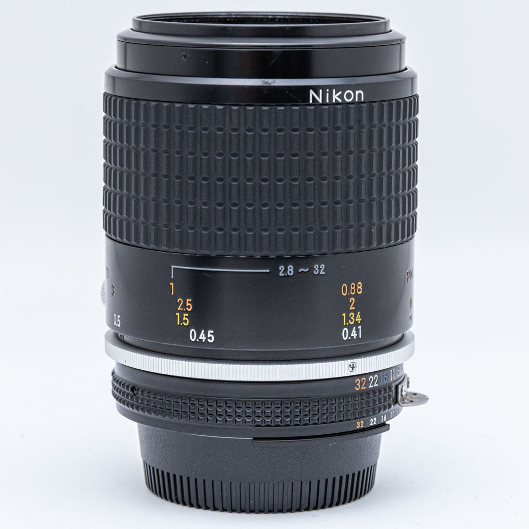 Nikon Ai Micro Nikkor 105mm F2.8 S, PN-11付き