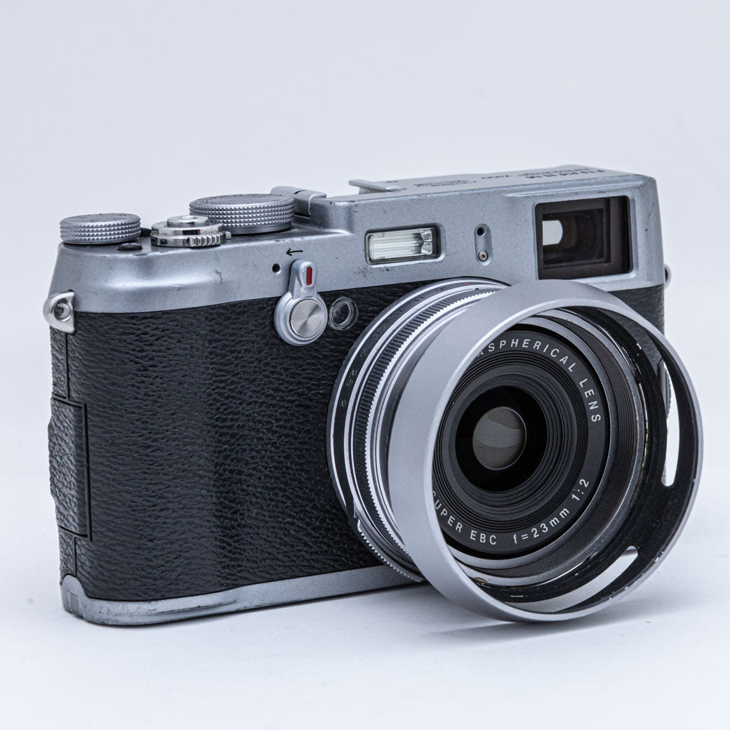 FUJIFILM X100