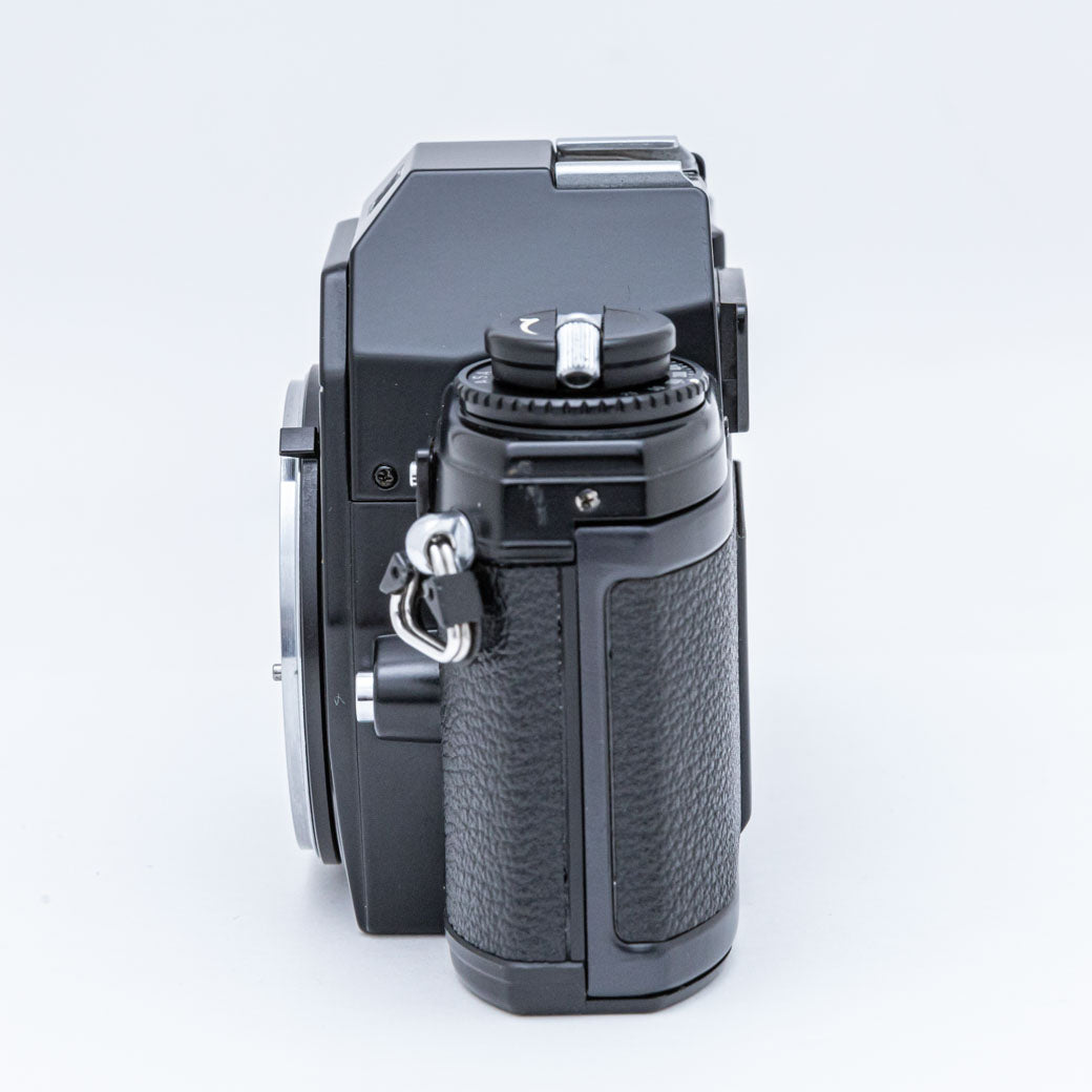 Nikon EM ボディ - フィルムカメラ