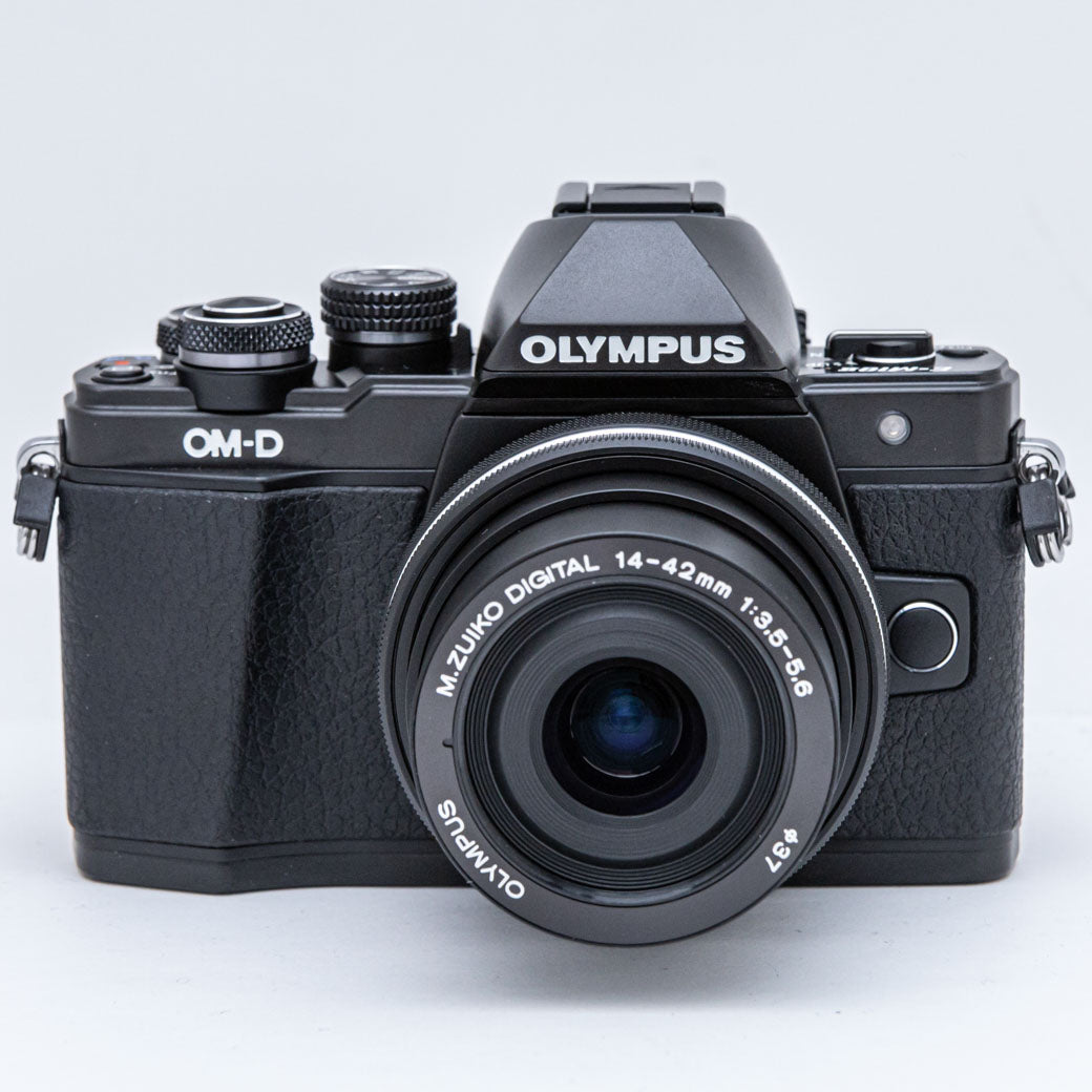 OLYMPUS OM-D E-M10 Mark II, M.ZUIKO DIGITAL ED 14-42mm F3.5-5.6 EZ