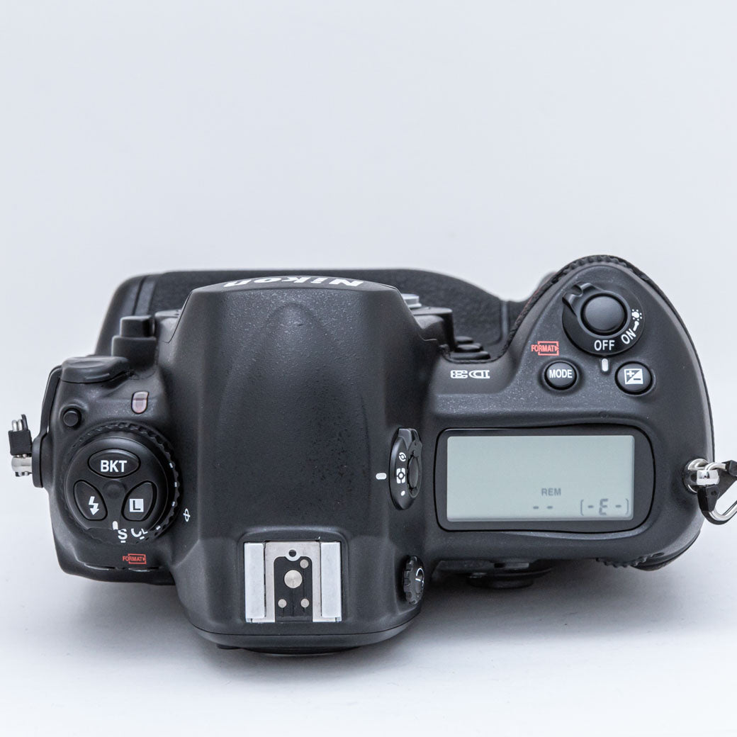 Nikon D3 ショット数5029 ボディ(ニコン)｜売買されたオークション情報、yahooの商品情報をアーカイブ公開 - オークファン  デジタルカメラ