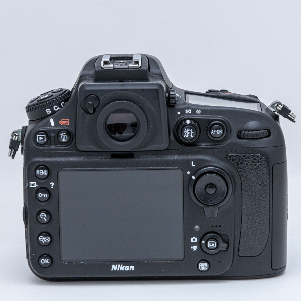 Nikon D800, MB-D12