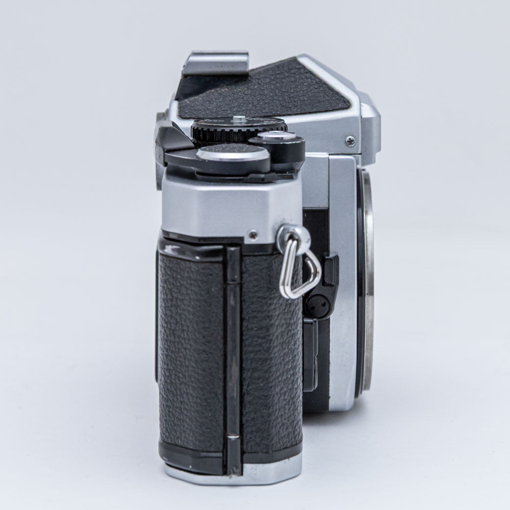 Nikon FE2 シルバー – ねりま中古カメラきつね堂