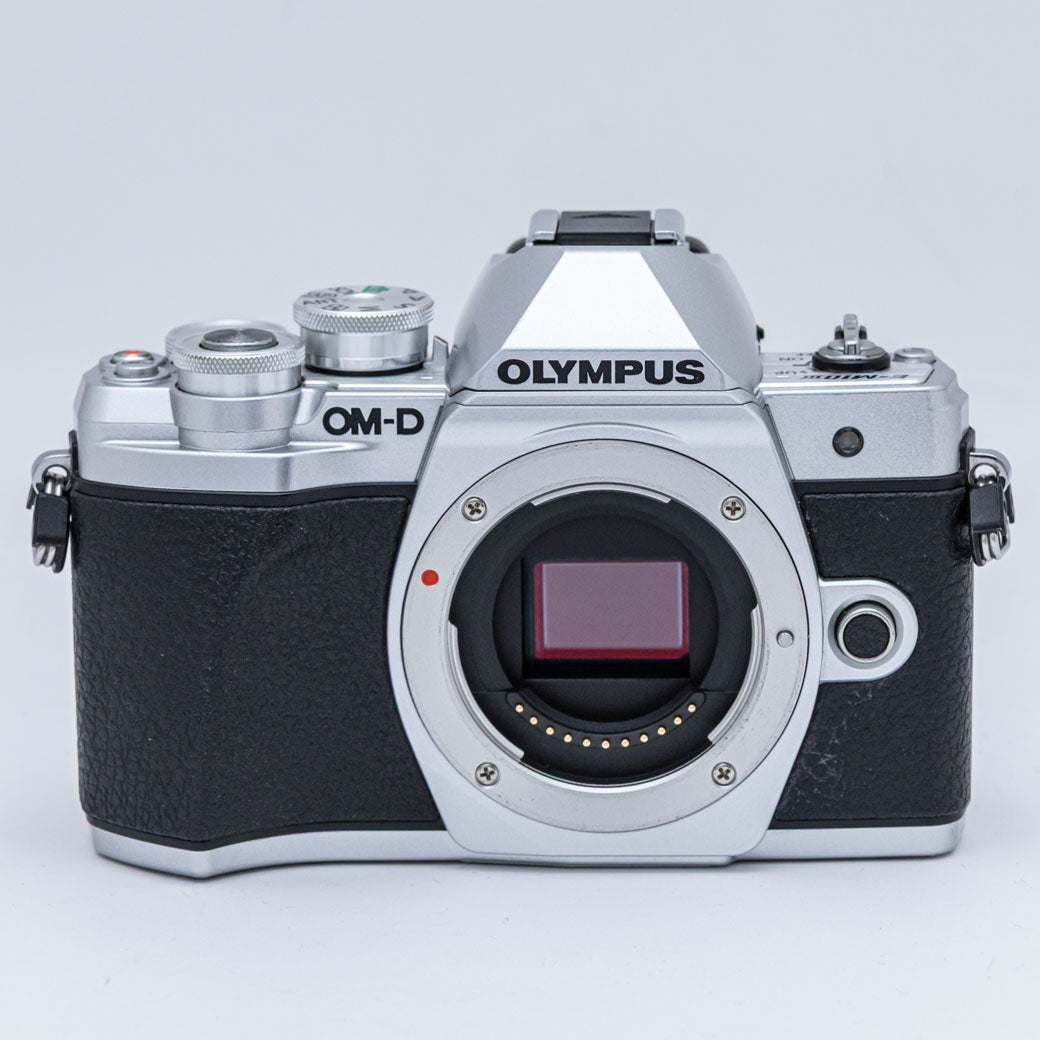 OLYMPUS OM-D E-M10 Mark III シルバー – ねりま中古カメラきつね堂