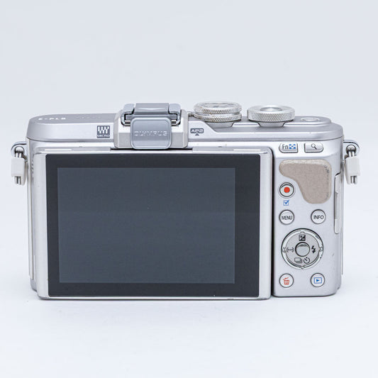 OLYMPUS PEN E-PL8 ホワイト
