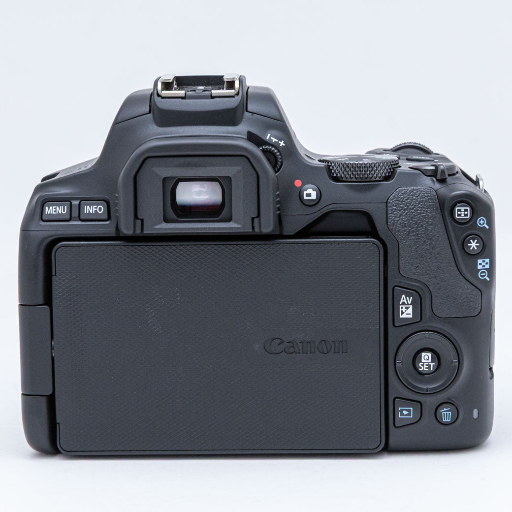 【ほぼ新品】キヤノン  EOSkiss X10レンズ 18〜55mm 付属品あり Canon EOS Kiss X10 ブラック, EF-S 18-55mm F4-5.6 IS STM