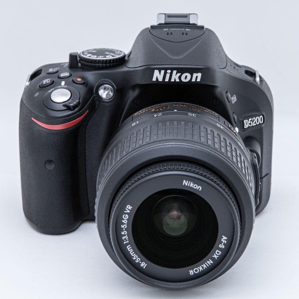 Nikon D5200, AF-S DX 18-55mm F3.5-5.6 VR – ねりま中古カメラ