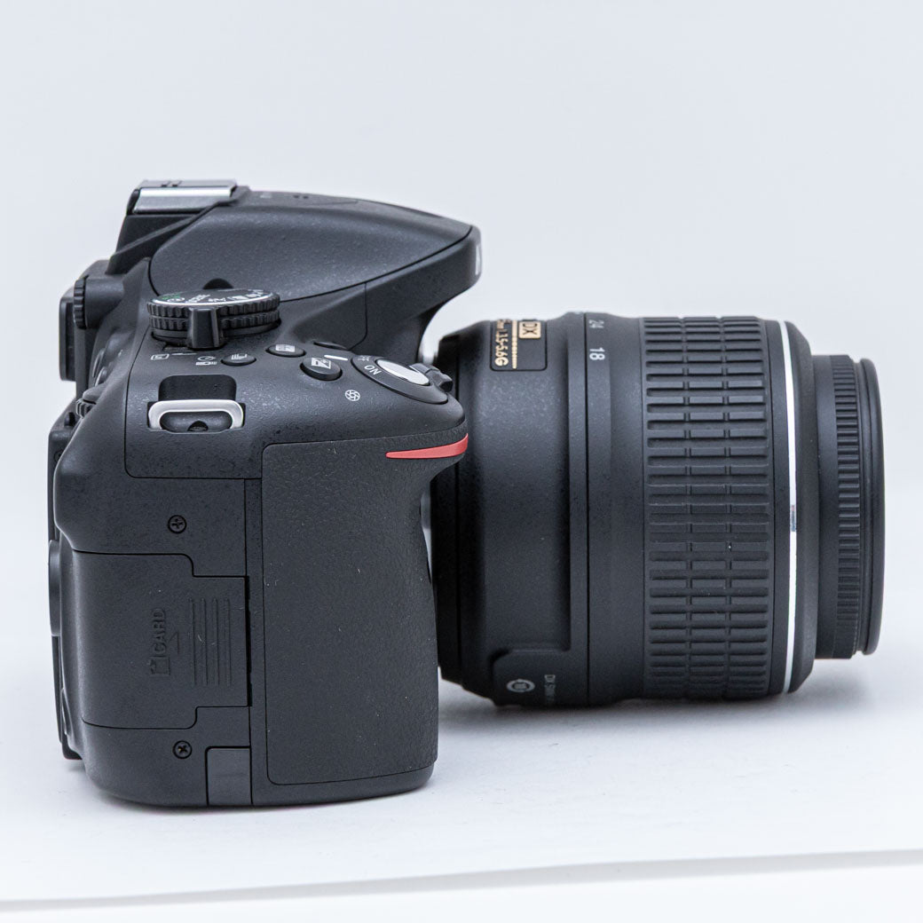 ニコン Nikon D3200 18-55mm f3.5-5.6VRレンズキット Amazon | Nikon D3200 24.2 MP CMOS デジタル一眼レフ 18-55mm f