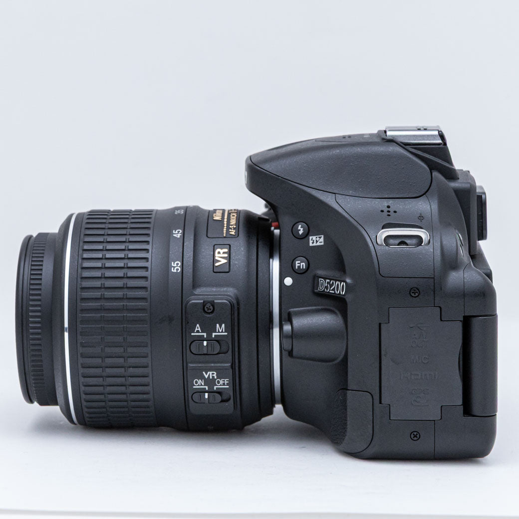 Nikon D5200, AF-S DX 18-55mm F3.5-5.6 VR – ねりま中古カメラ