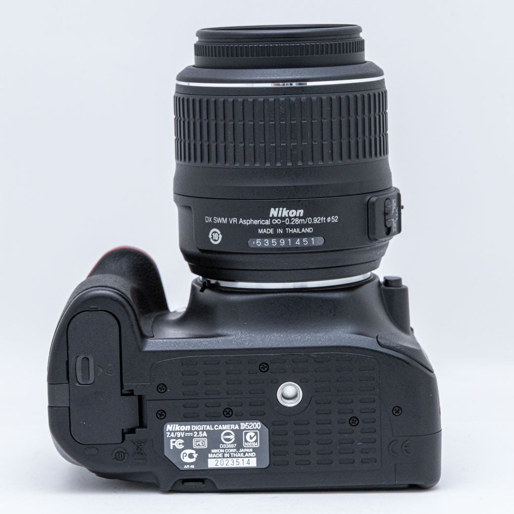 Nikon D5200/DX VR 18-55 (良品） Nikon D5200 SLR-Digitalkamera (24,1 Megapixel, 7,6 cm TFT