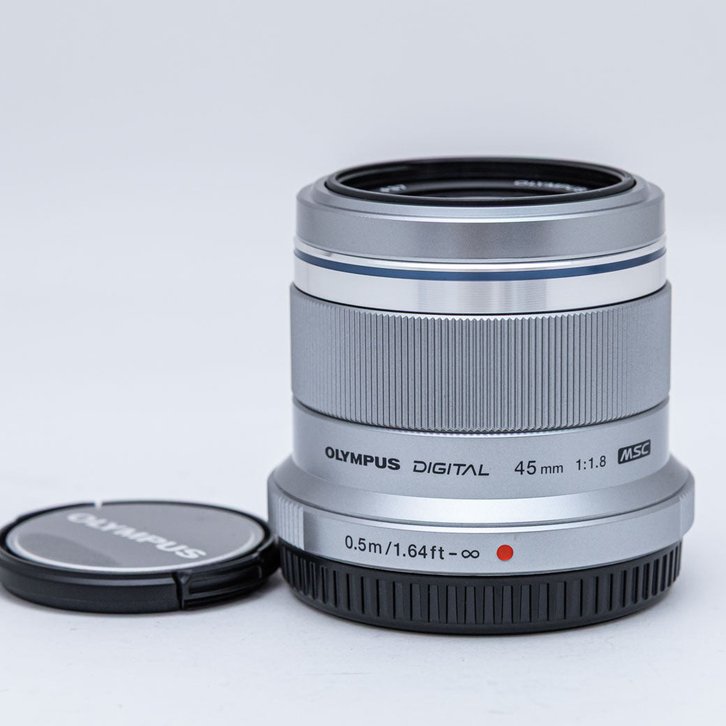 OLYMPUS M.ZUIKO DIGITAL 45mm F1.8 シルバー – ねりま中古カメラきつね堂