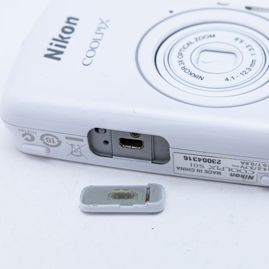 Nikon COOLPIX S01 ホワイト – ねりま中古カメラきつね堂