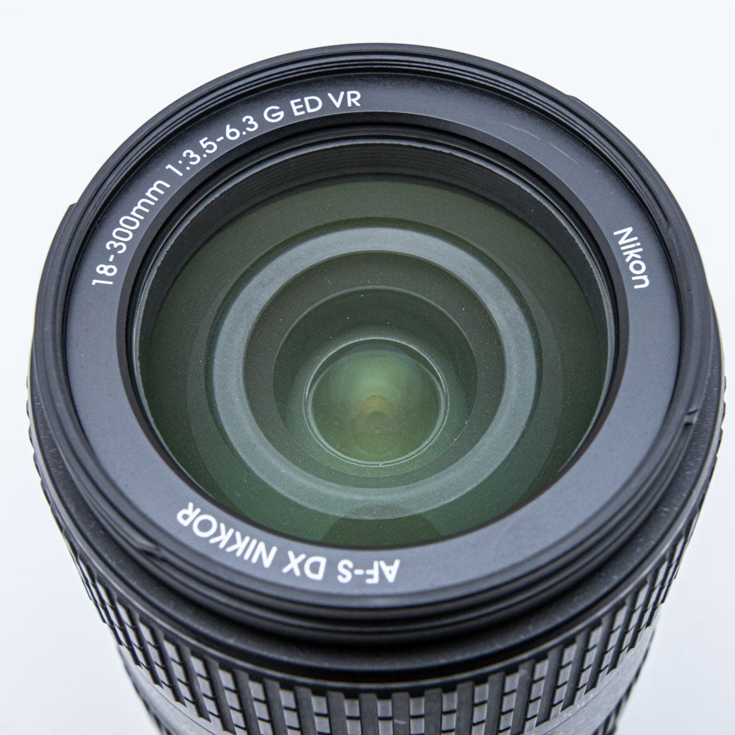 Nikon AF-S DX 18-300mm F3.5-6.3 G ED VR