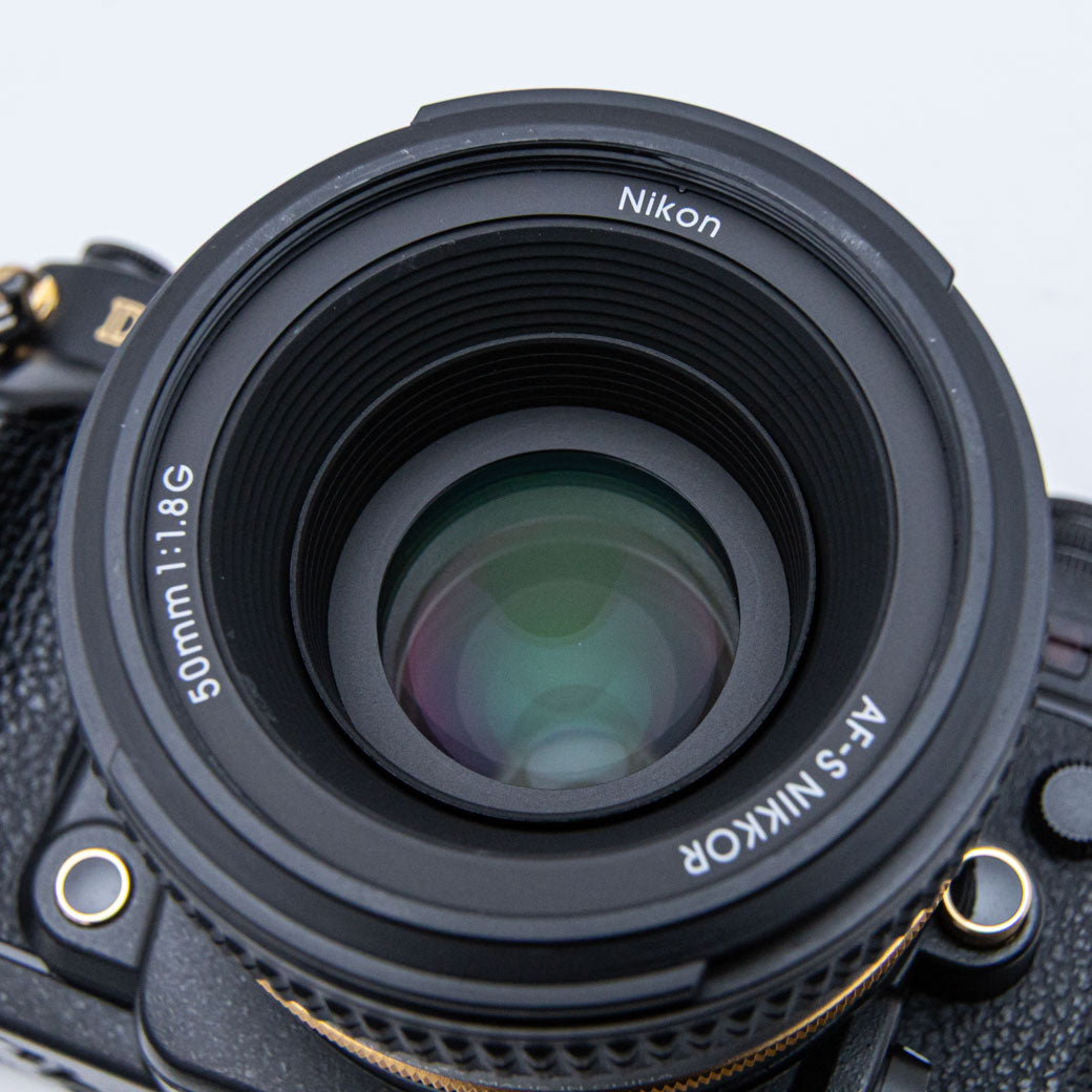 Nikon Df 50mm F1.8 G Special Gold Edition キット