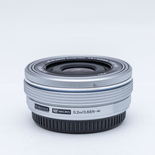 OLYMPUS M.ZUIKO DIGITAL ED 14-42mm F3.5-5.6 EZ シルバー