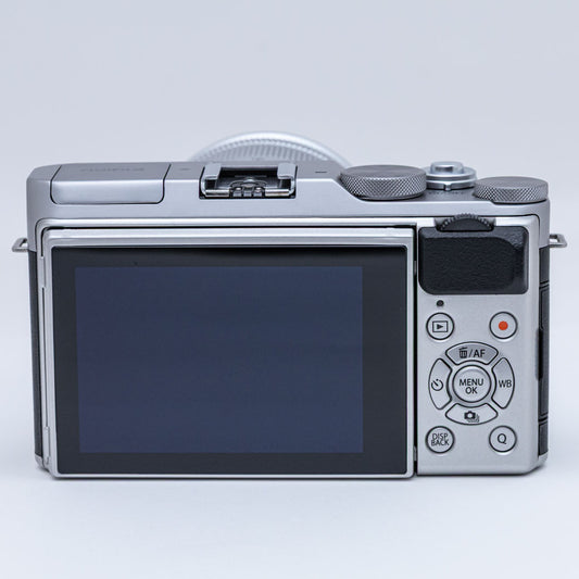 FUJIFILM X-A3 シルバー, XC 16-50mm F3.5-5.6 OIS II