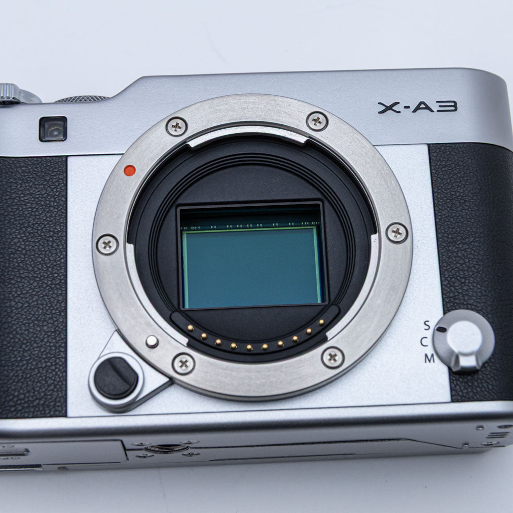 FUJIFILM X-A3 シルバー, XC 16-50mm F3.5-5.6 OIS II – ねりま中古