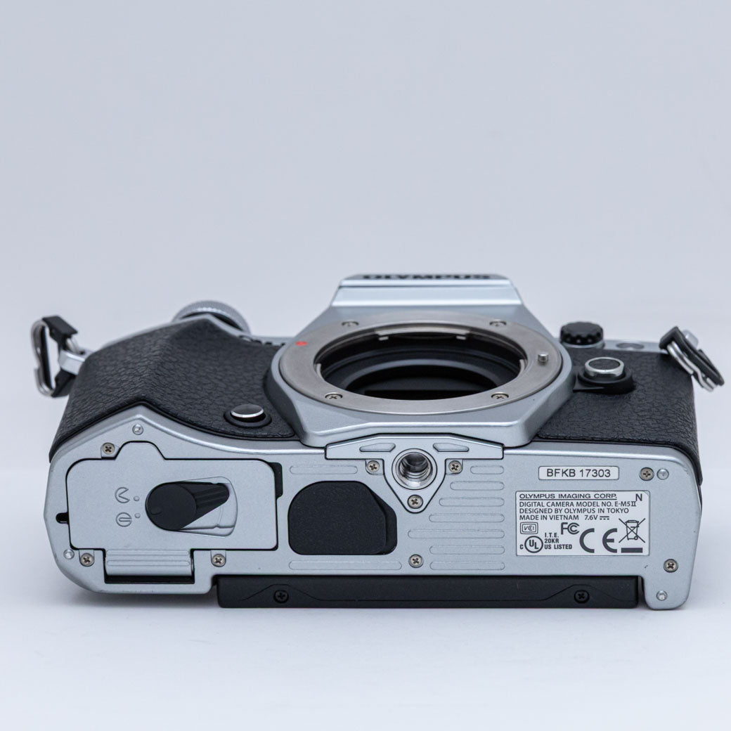 OLYMPUS OM-D E-M5 Mark II シルバー – ねりま中古カメラきつね堂