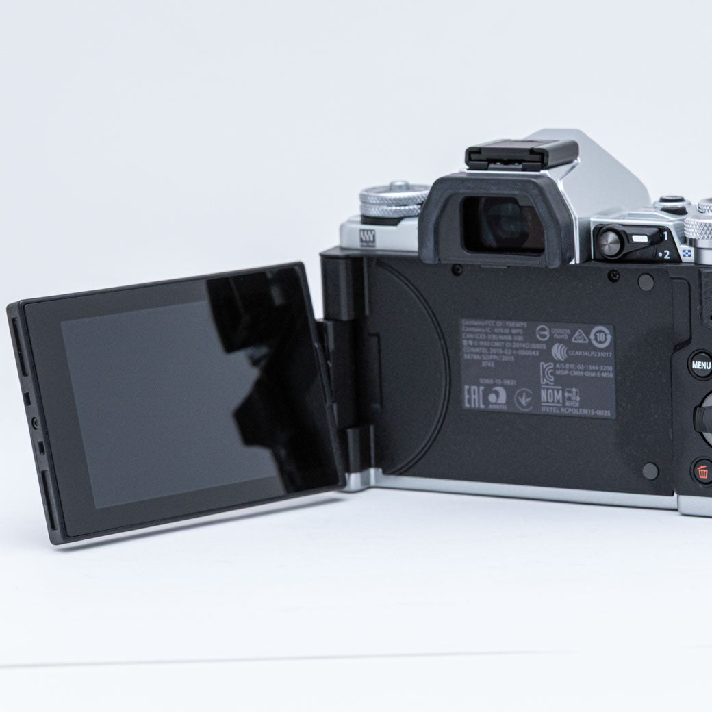 OLYMPUS OM-D E-M5 Mark II シルバー – ねりま中古カメラきつね堂