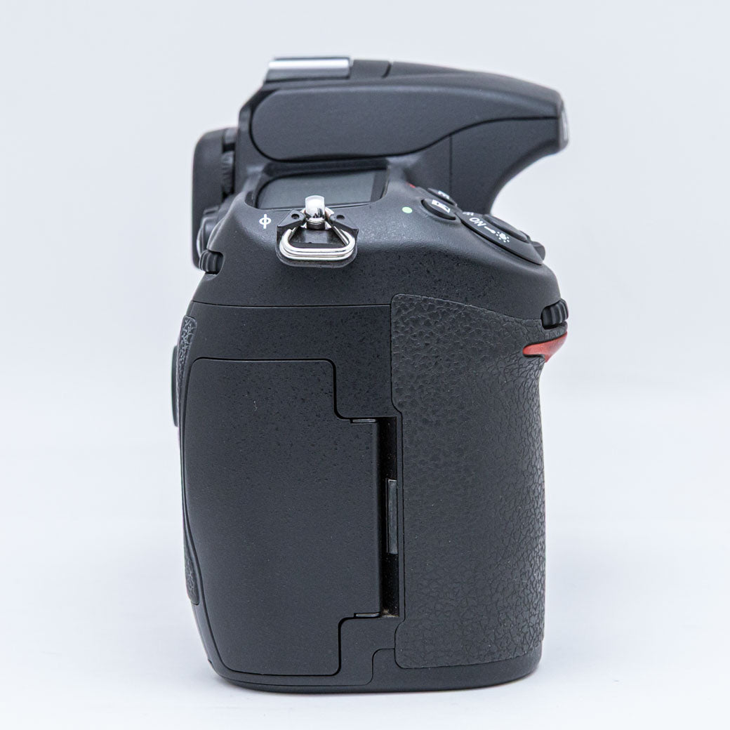 Nikon D300 – ねりま中古カメラきつね堂