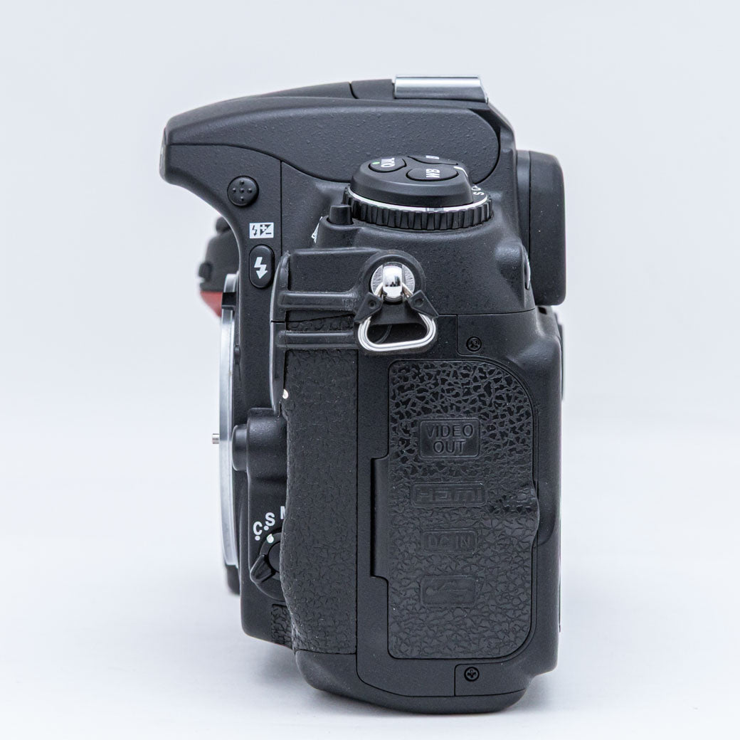 Nikon D300 シャッター3825回 清掃済 レンズ付 Nikon D300 – ねりま中古カメラきつね堂