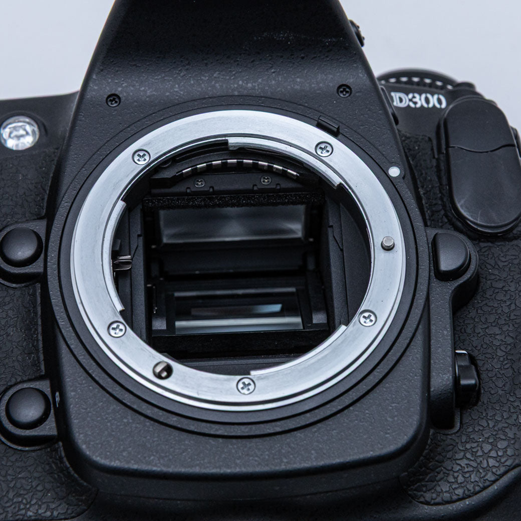 Nikon D300 – ねりま中古カメラきつね堂