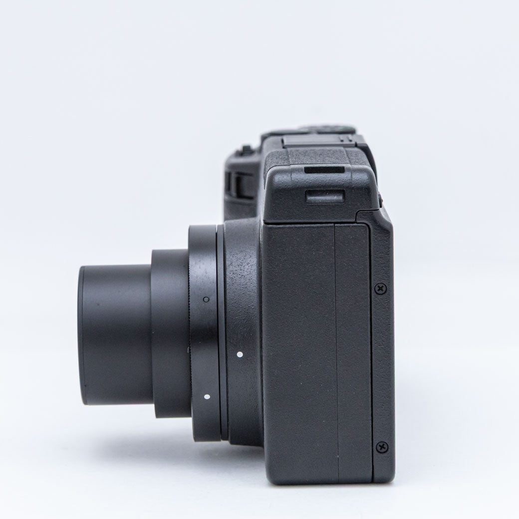 RICOH GXR+S10 美品 シャッター回数かなり少ない RICOH GXR + S10 24-72mm F2.5-4.4 VC – ねりま中古カメラきつね堂
