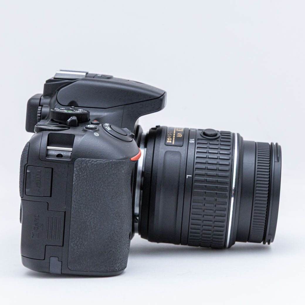 Nikon D5500, AF-S DX 18-55mm F3.5-5.6 G VR II – ねりま中古カメラ