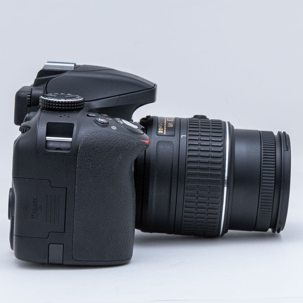 Nikon D3300, AF-S DX 18-55mm F3.5-5.6 G VR II – ねりま中古カメラ