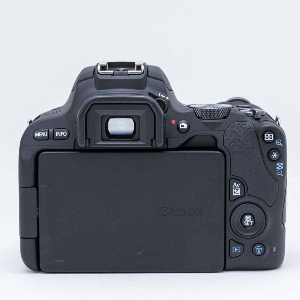 【中古】Canon EOS Kiss X9 一眼レフ カメラ ACアダプター付 Canon EOS Kiss X9 – ねりま中古カメラきつね堂